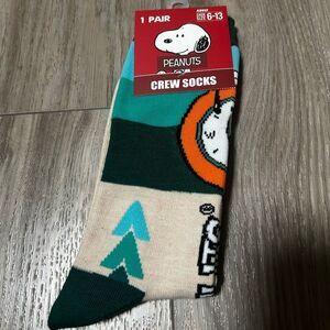 1 Pair Peanuts “Charlie Brown” Crew Socks~Adult Shoe Size 6-13, New With Tags